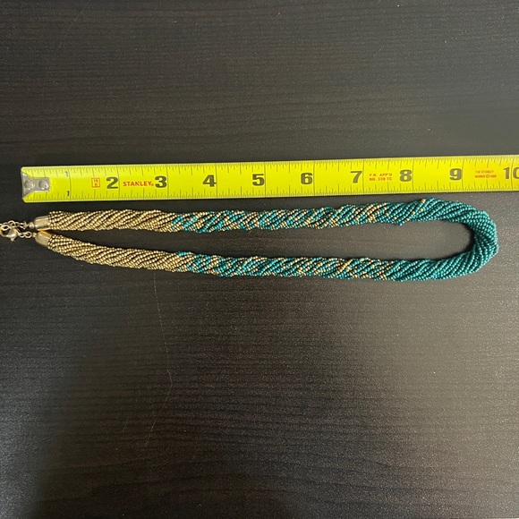 Pretty beaded necklace - Picture 2 of 2